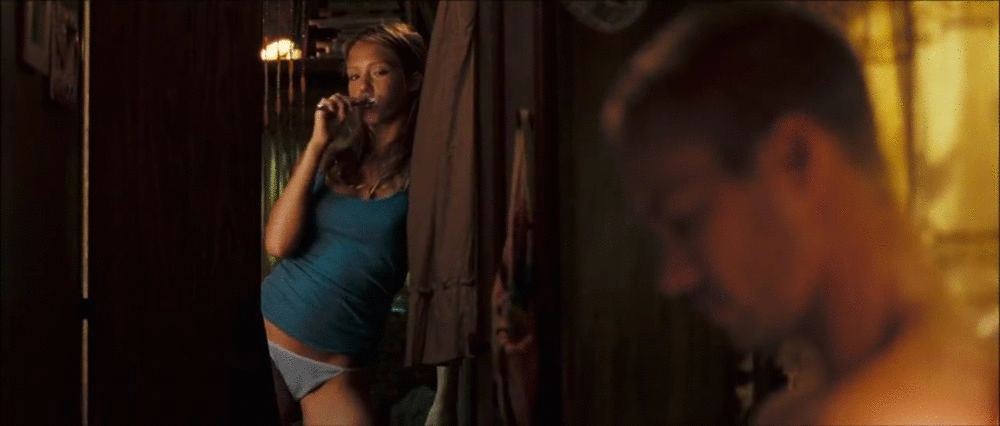 杰西卡·阿尔芭|冷门冒险电影《碧海追踪》，除了俊男美女的年轻胴体，还有啥？