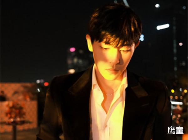 邓伦|邓伦邮轮氛围感大片，锁骨链低调奢华，贵公子既视感迎面扑来