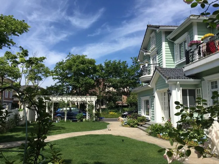 |买了别墅花园房，用5年时间，亲手设计打造400㎡别墅花园，太美了