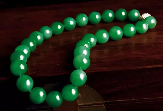 钱币|翡翠手串为什么大多都是18颗？背后的原因意想不到！