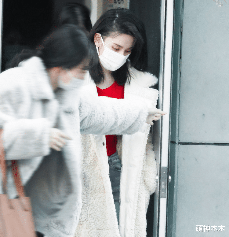 明星|超20位明星现身录制文联春晚，流量和当红小花齐聚，路透照片曝光