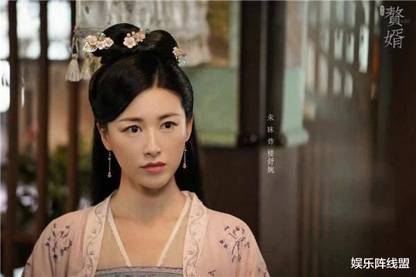 朱珠|朱珠的放纵情史，与世界顶级富豪擦肩而过，靠美貌征服了5个男人