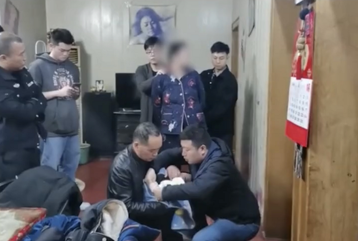 社會偵探員 女子戴假發口罩溜進產房，抱走龍鳳胎中的女嬰，警方僅用5小時就破案