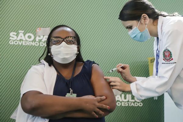 這下覺得中國疫苗好瞭？一壞消息從巴西傳出，總統博索納羅著急瞭-圖2