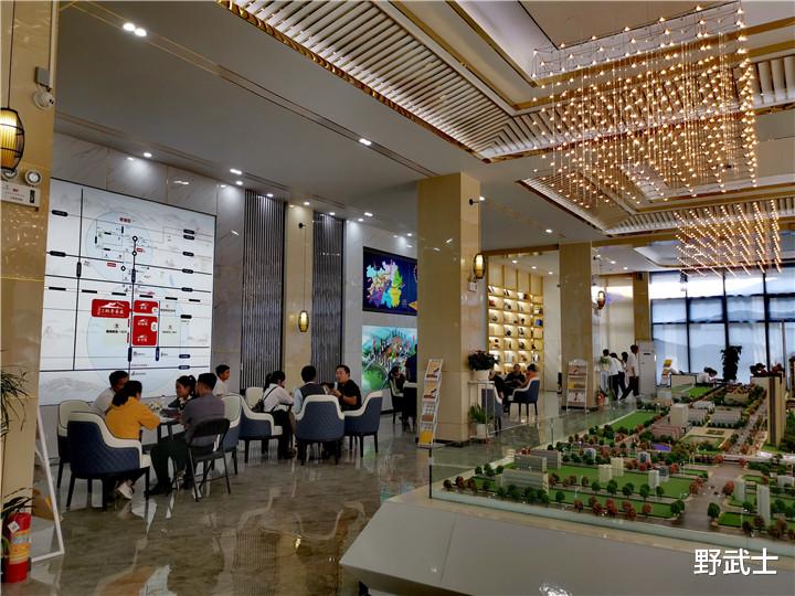 楼市|1.2万亿涌来，楼市“又活了”，正好适合抄底吗？3个专家观点一致