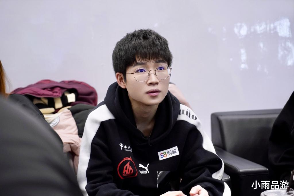 ag战队|AG五人全部留队，久诚首发难保，极光上大名单，忆安竞争主力