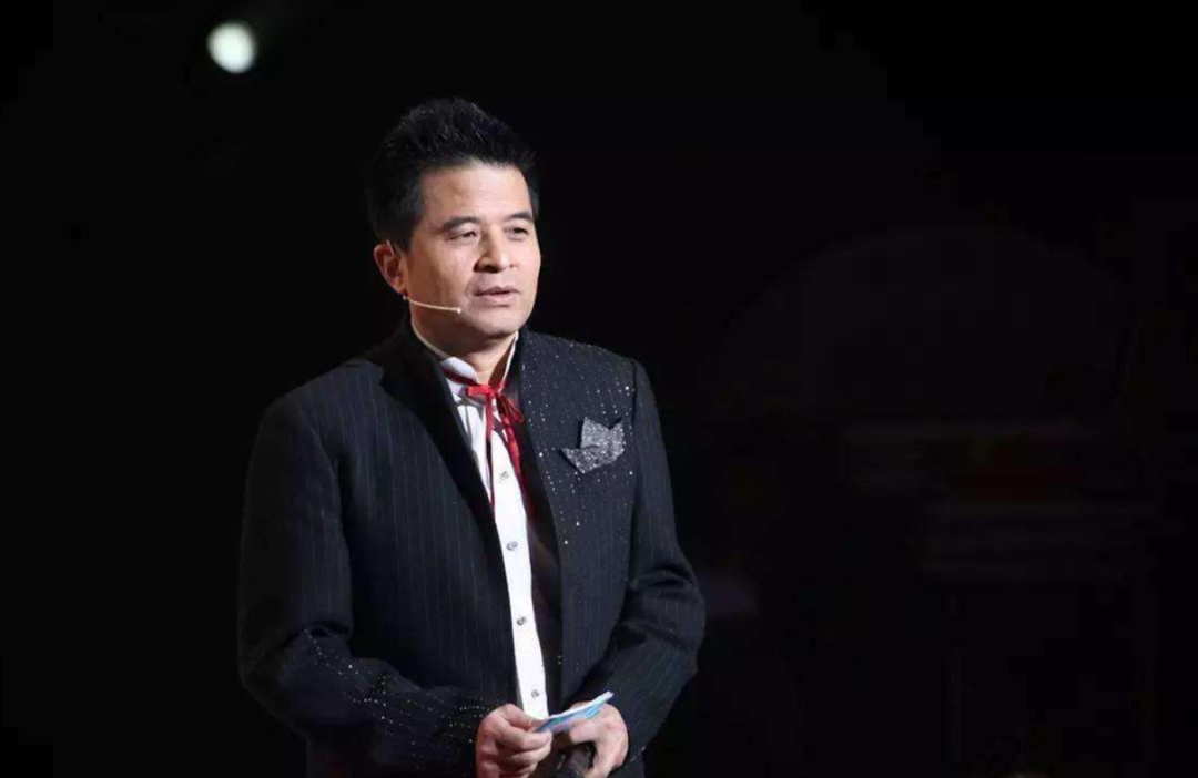 毕福剑|“毕老爷”强势回归！对赵本山弟子出手阔绰，出手就是2沓钞票