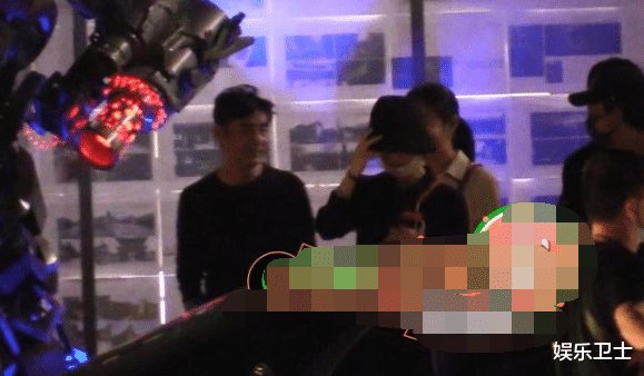 赵丽颖|赵丽颖深夜KTV狂欢五小时，带保温杯去酒吧会养生，获男友人特殊照顾