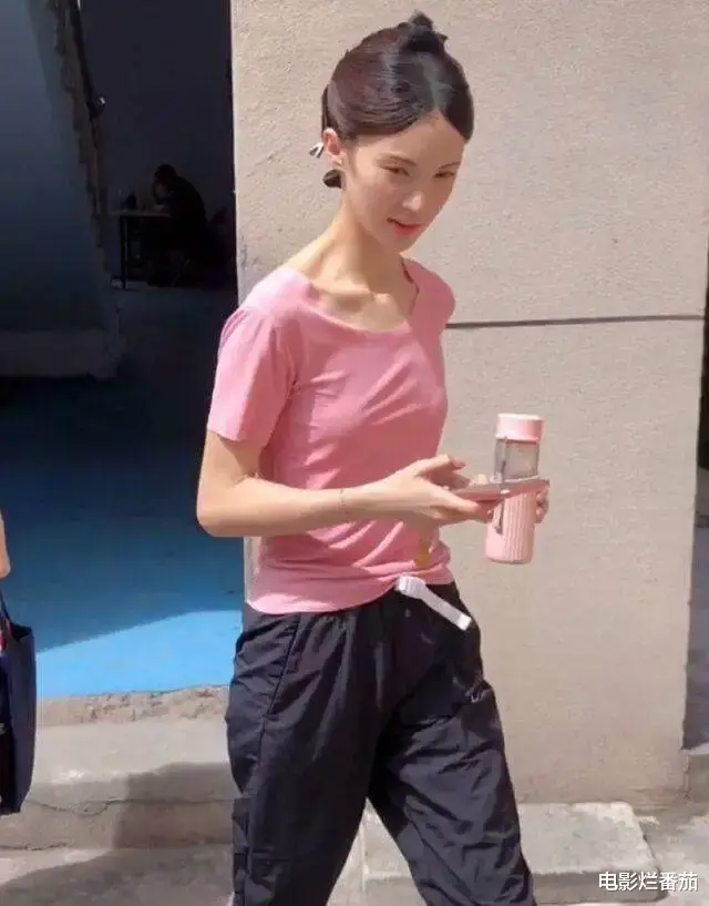 林瑞阳|“内卷”下暴瘦的娱乐圈明星,有的瘦到74斤,有的体力不支坐轮椅