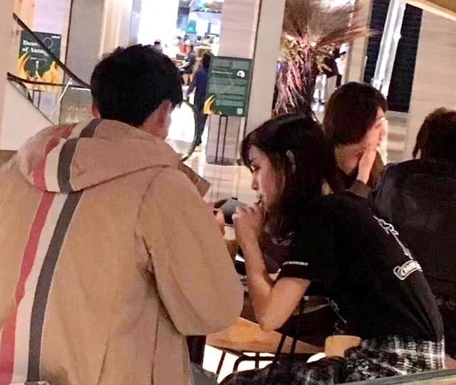 成都 成都一女子与网友约会，带对方去奢侈品店购物，男网友拒绝付钱