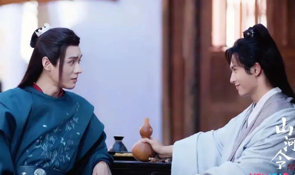 张哲瀚|他果然还是以这种方式凉了