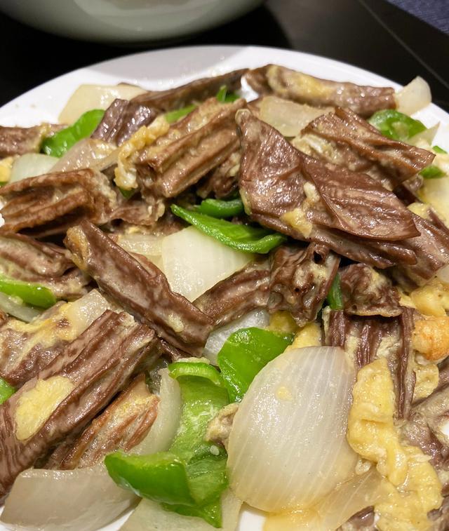 Angelababy|岳云鹏晒除夕午餐，简单接地气，网友看后吐槽：没有饺子，差评！