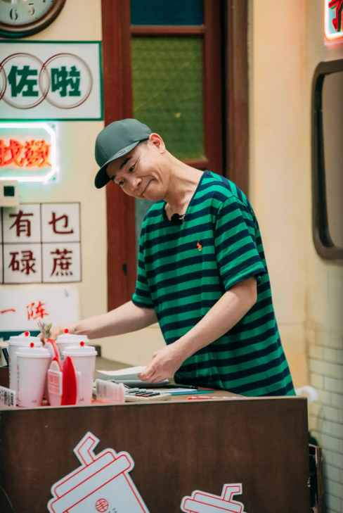 奔跑吧兄弟|继《披哥》爆火之后,大湾区哥哥再同台,另类兄弟情正面PK跑男