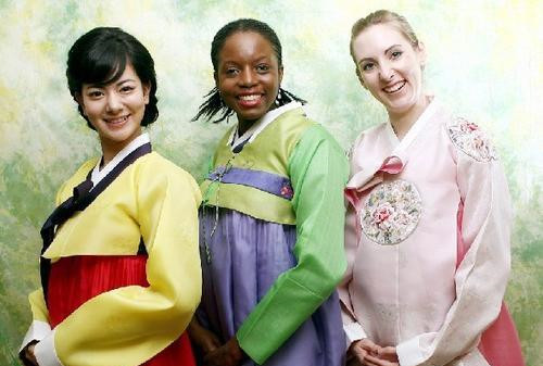 基因 白种人和黄种人是同一个祖先，黑种人则是另外一支，有道理吗？