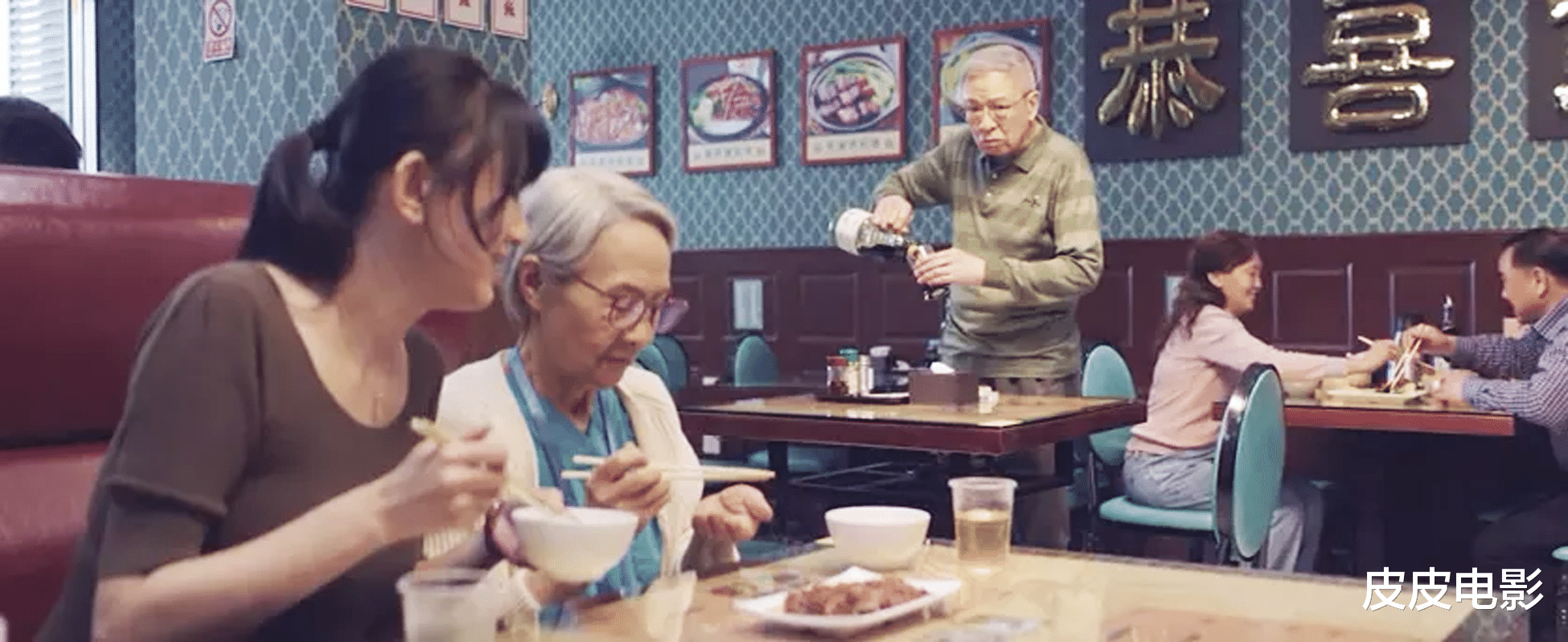 钟汉良|拿下3个第一，没想到年底这部压轴电影，拍出了人世间最美5个拥抱