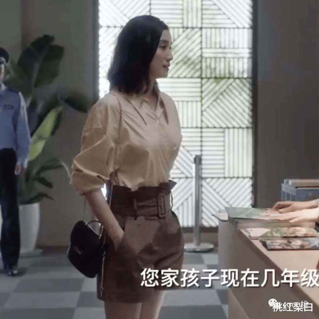 明星|背2000块的包穿平价衣服，国产剧好久没见这么接地气的女明星了