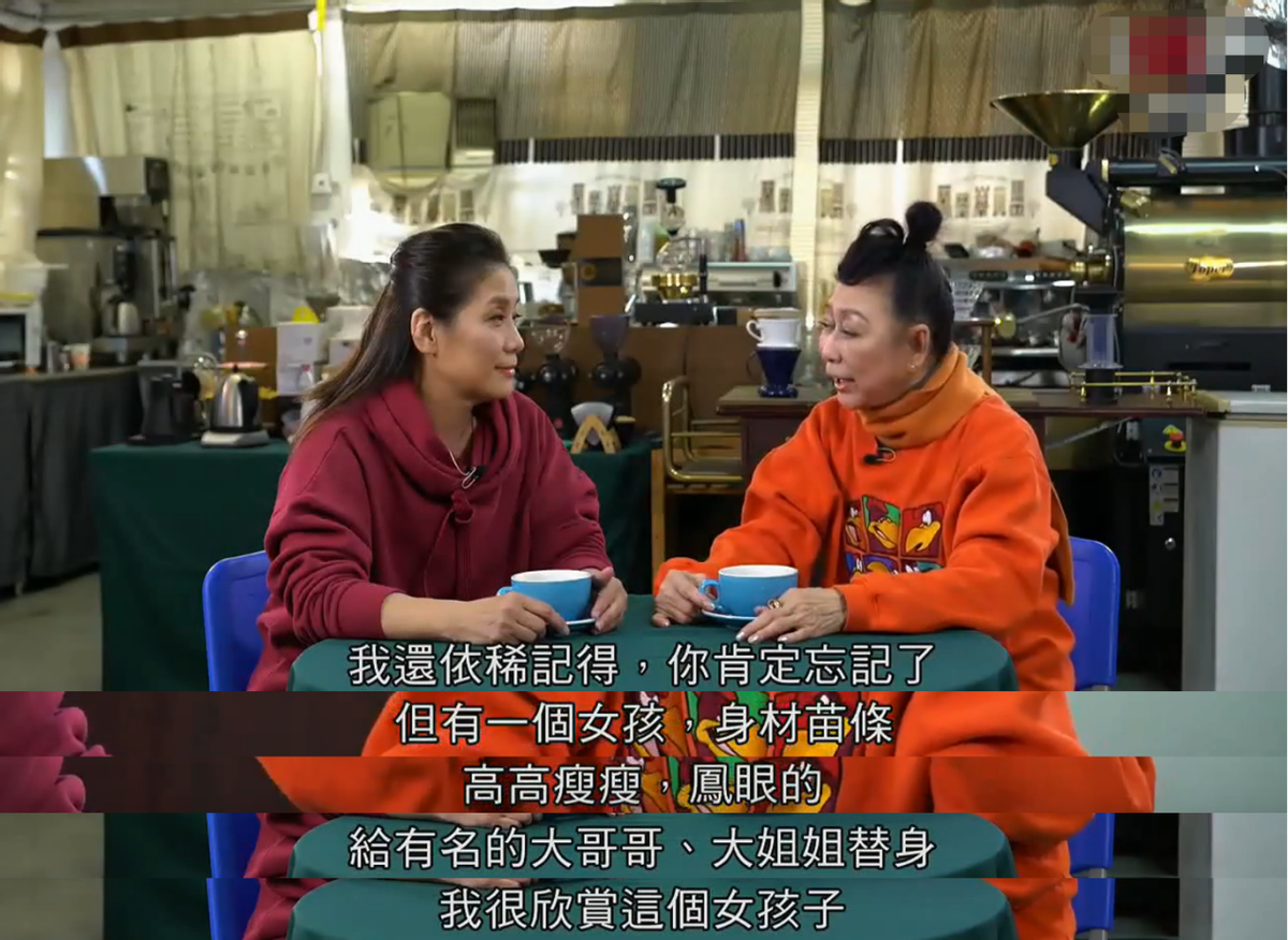 黄文慧|“梅超风”黄文慧双下巴连脖子，71岁未婚未育，视刘德华为亲儿子