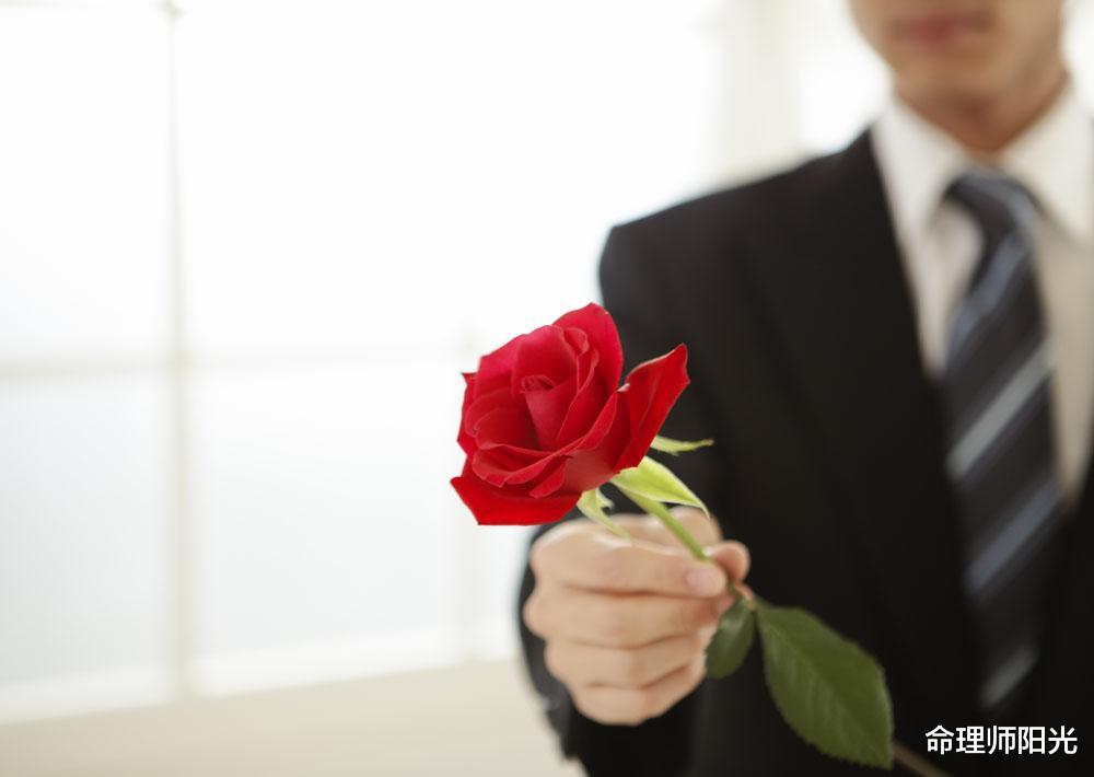 命理师阳光 寅虎爱情运，是苦是甜？