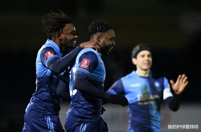 孙兴慜|0-1！英超7.3亿豪门被打爆！3人集体送大礼，孙兴慜一脸淡定