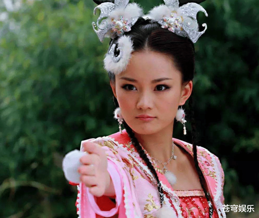 林允|同样饰演傻白甜女主，有人演得毫无违和感，有人却只演出了“傻”