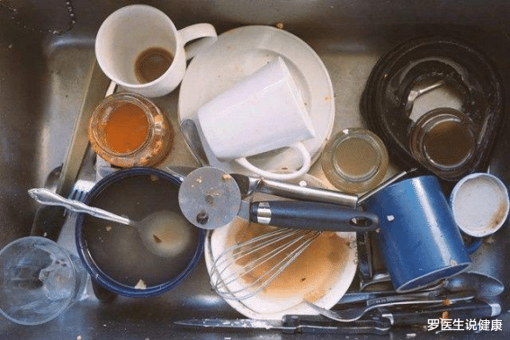 甲状腺癌|闺蜜二人同时确诊甲状腺癌,相拥痛哭,医生怒斥:糊涂!这一习惯是在自毁