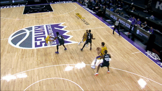 勇士队|悍将伤退！库兹马30分全队17记三分打疯了，湖人5人上双大胜国王