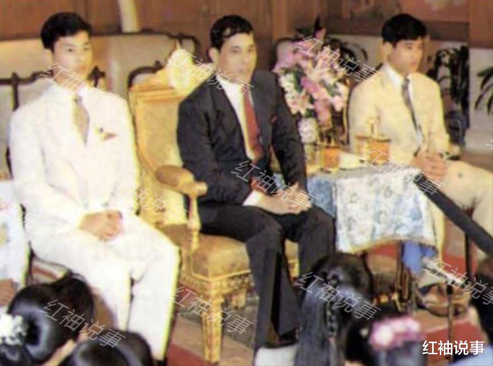 泰國大王子太帥瞭！隔代繼承普密蓬高顏值，當年還被視為準王儲-圖7