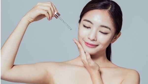 护肤品 建议女人：护肤品，最好不要成套买！瞧瞧人家这样“混搭”，花钱不多效果好