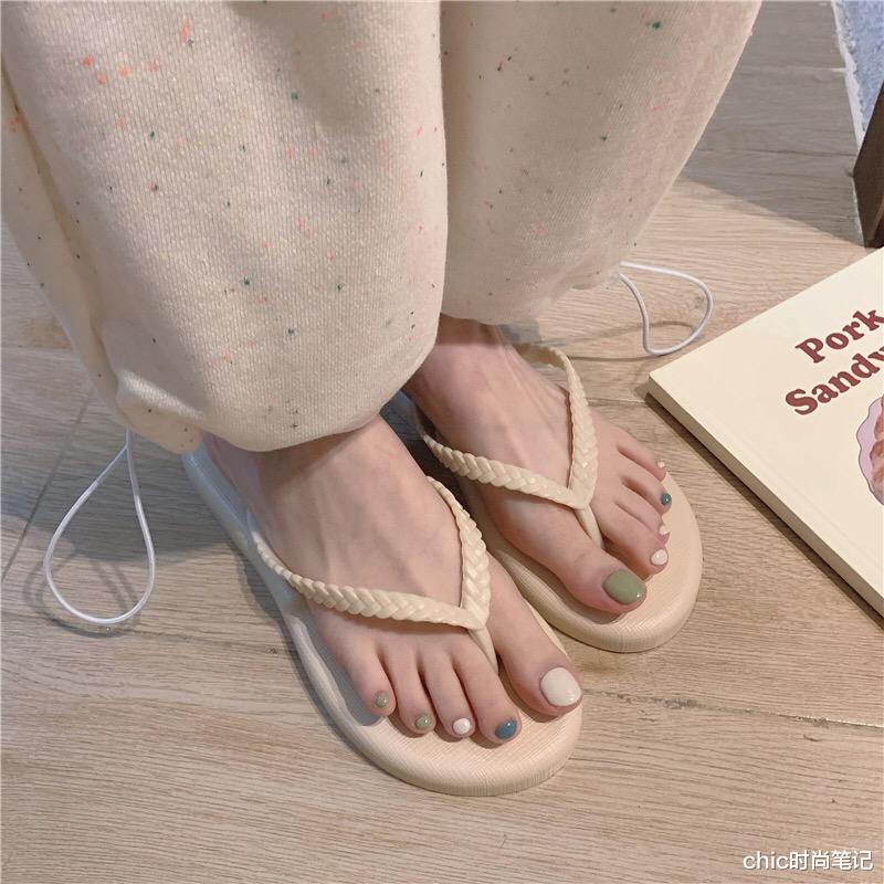 chic时尚笔记|去海边或者水上乐园，怎样不费心机体现“ 清水出芙蓉 ”的感觉