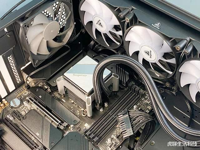 CPU|英特尔12代比11代强在哪里，咬牙入手新CPU，用690主板DDR4实测