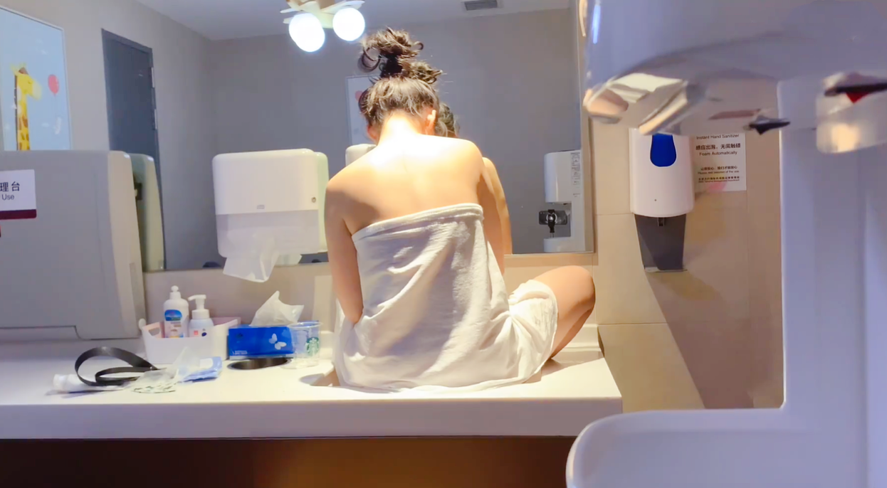 桃花时尚 央美校花假扮名媛,白嫖21天高端奢侈生活,网友为何叫好?