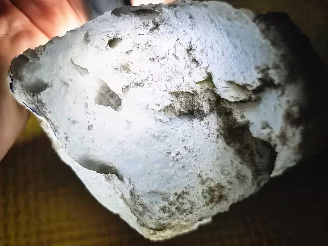 |价值100多万的玻璃种原石，做出的成品让人忍不住想占为己有！