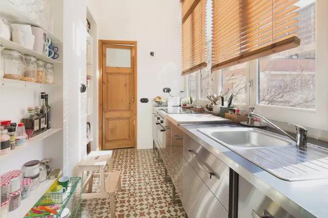 晒她68平小户型,铺7种地砖,做40公分双开门!一进屋舍不得走了