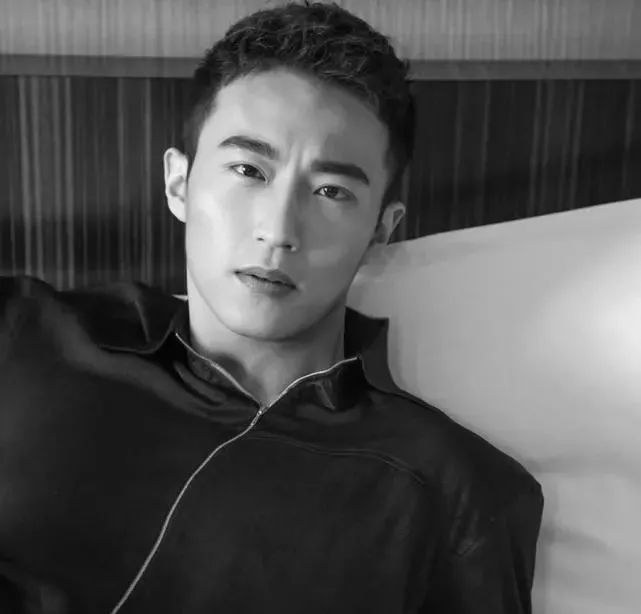 赵薇|赵薇眼光独到，看她签的五位艺人，如今都是娱乐圈的佼佼者