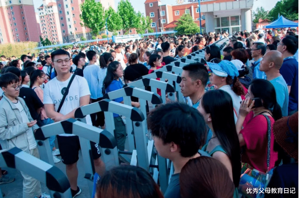 大学|高考毕业生的零食清单火了，假期照这个囤没错，就这看着都馋