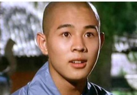 李连杰|李连杰的爷爷是谁？当鲁豫问他时，他却说：我敢说，你们敢播吗？