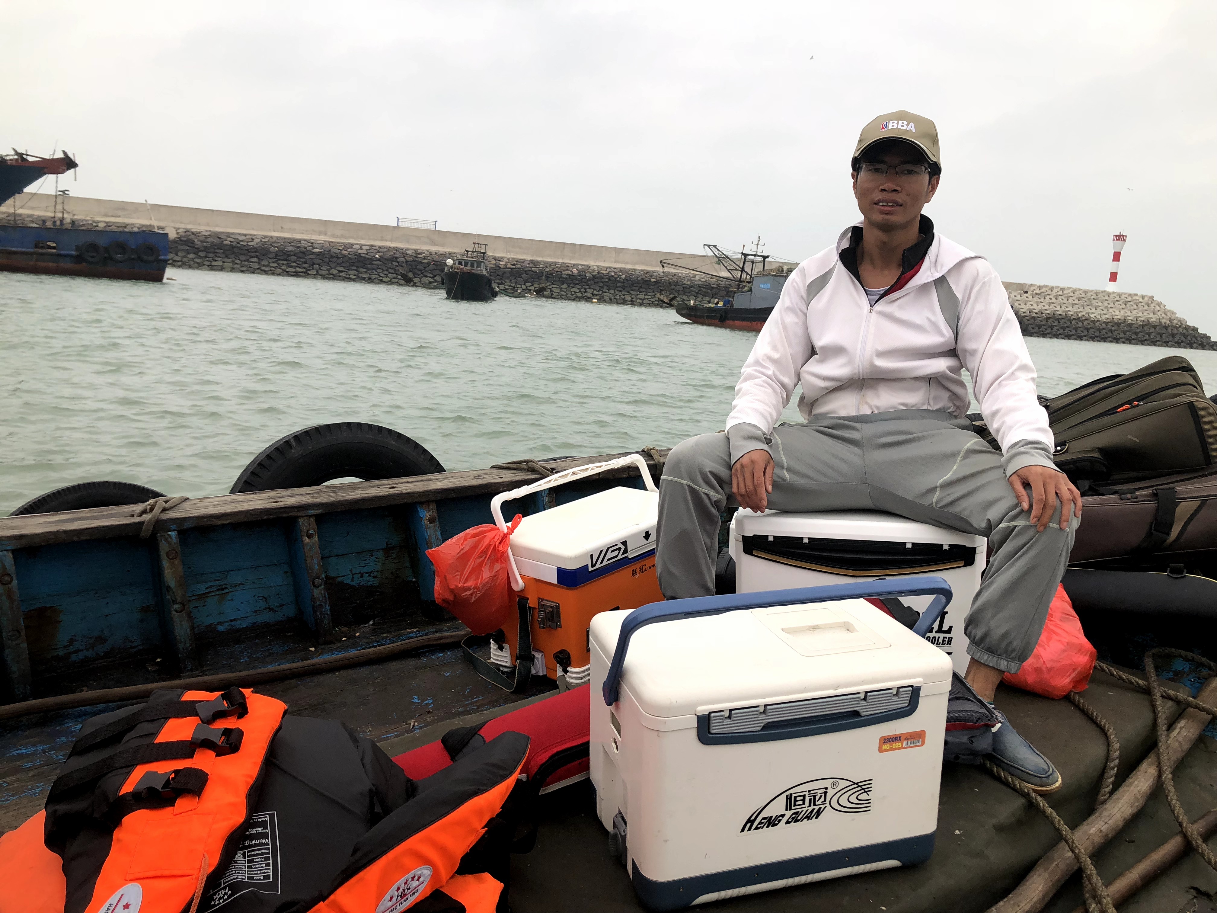 工人|一斤海鲜吃掉普通工人一天工资，去当渔民能否赚钱呢？要多少成本