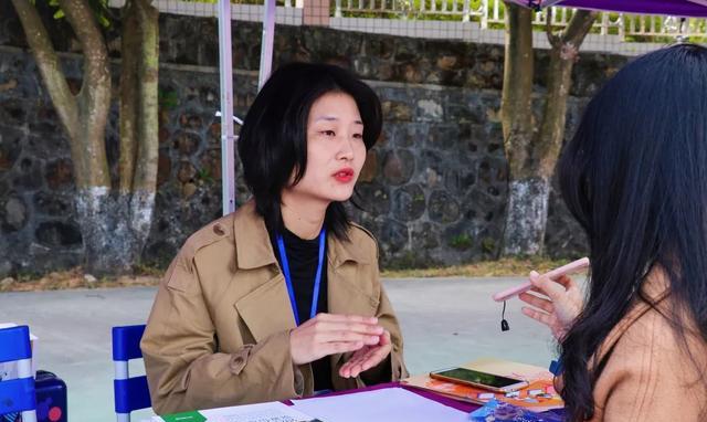 大龟 铁路局正式招聘，名额多达673个，专科以上可报！