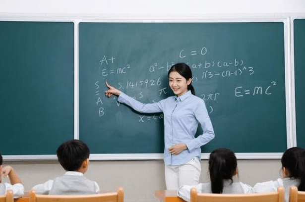 糖果的妈妈|老师说孩子“聪明”，是发自内心的夸奖吗？家长要保持清醒