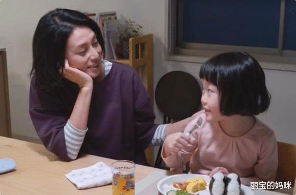 全职妈妈|三年抱俩，邻居直言羡慕全职生活，宝妈无奈苦笑：我更想上班
