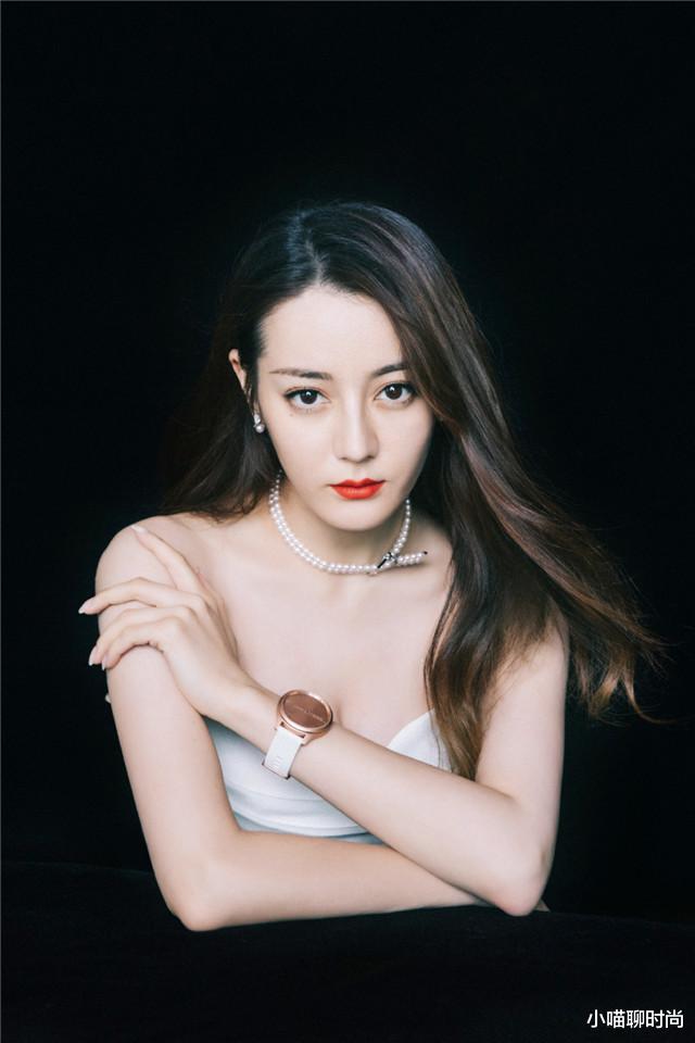 小喵聊时尚|见过世面的女人，很少戴黄金，这3种才是心头爱，尽显高级贵气感