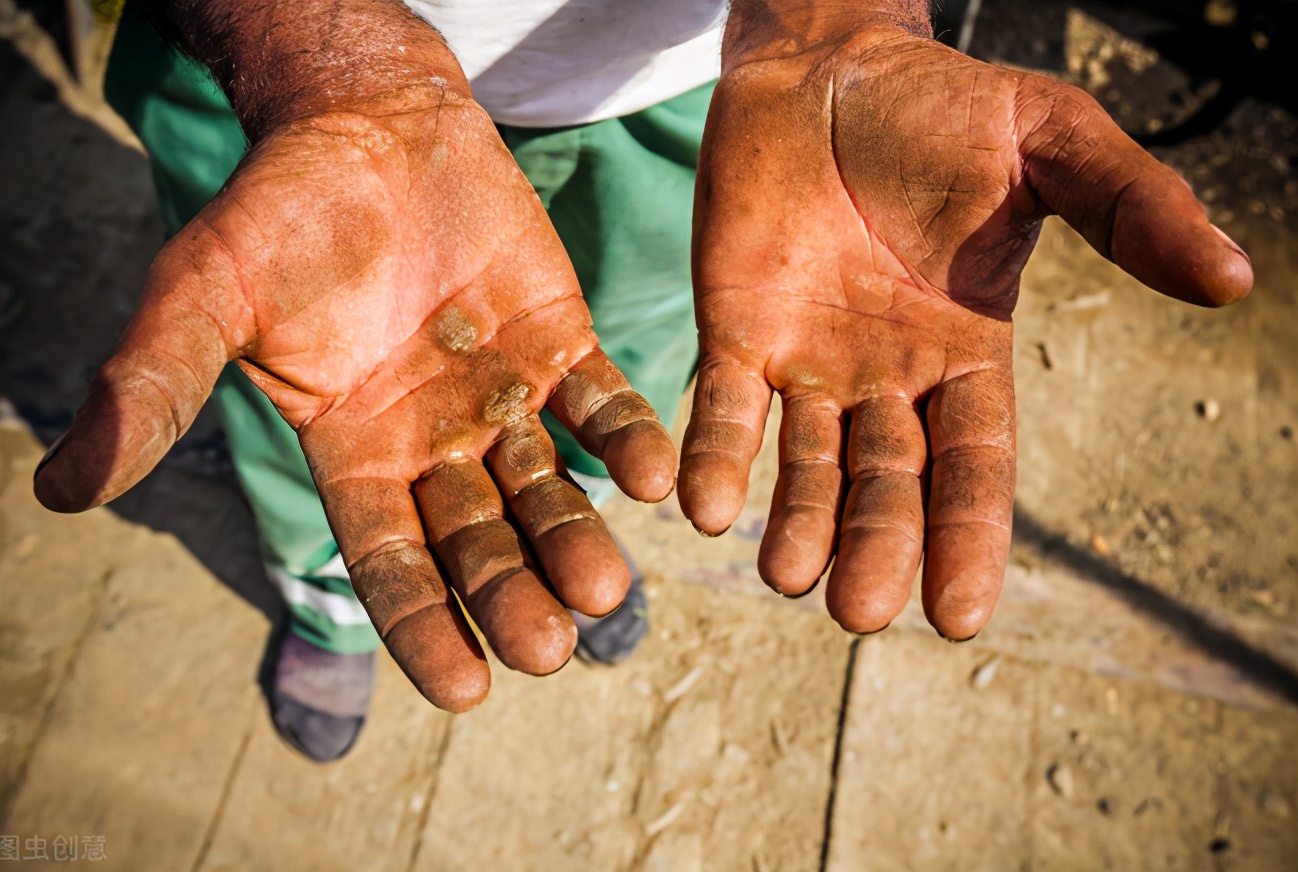 墨黑纸白 副处长送外卖累瘫只赚41元后，为何说政策非坐在办公室空想？