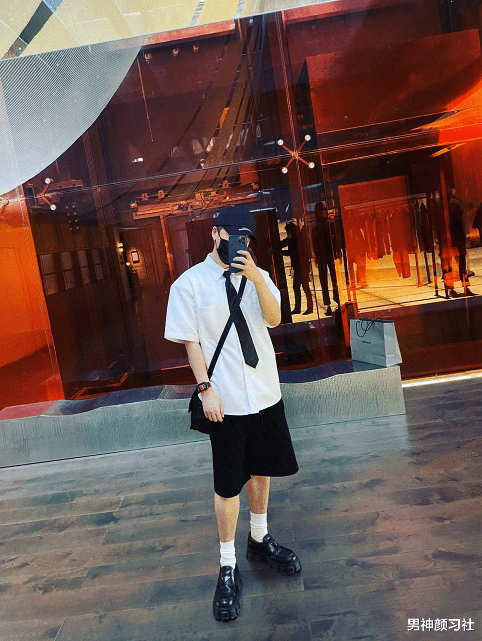 男神颜习社|从花里胡哨到高级耐看，刘维的千姿百态式穿搭让你逛街如同走红毯
