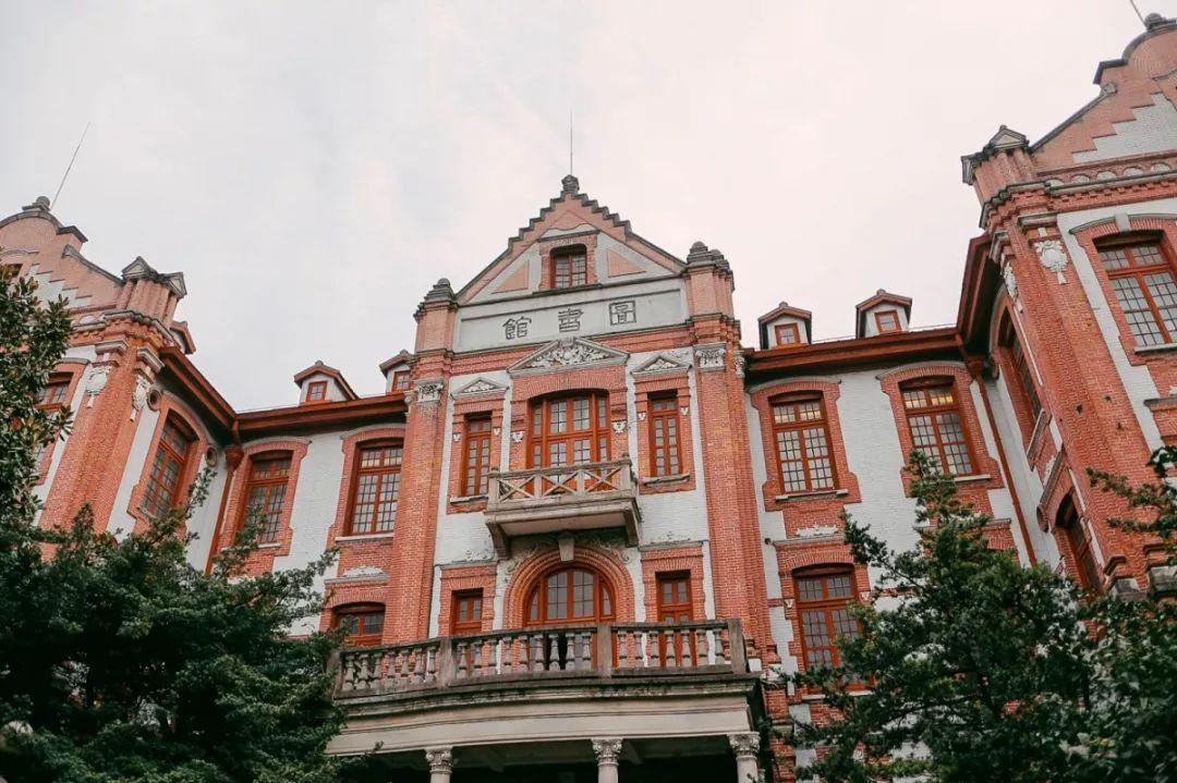 父母育儿观|为啥“富家子弟”不再是贬义词？看看教育方式，穷人该有危机感了