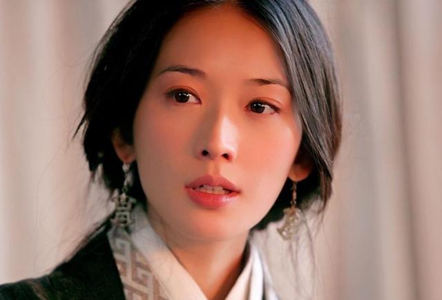 黄渤|看看黄渤的老婆，原来是大家都熟悉的她，怪不得不娶林志玲