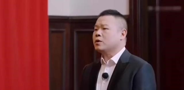 清浅微笑的我|石富宽先生可真的了不起，在德云斗笑社里，这一段逗死了