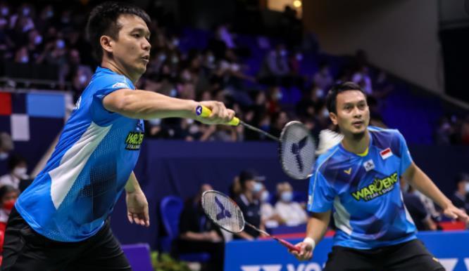 可馨育娃|羽坛连爆大冷门!男双冠军组合出局,桃田贤斗2-0晋级会师队友