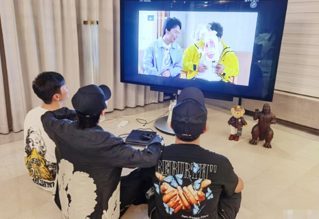 Angelababy|杨颖晒出自己的豪宅，用东方明珠当电视墙，做法太机智了