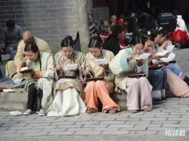 横店|横店一组偷拍照流出，“遍地是校花”：看不到的真相，最致命