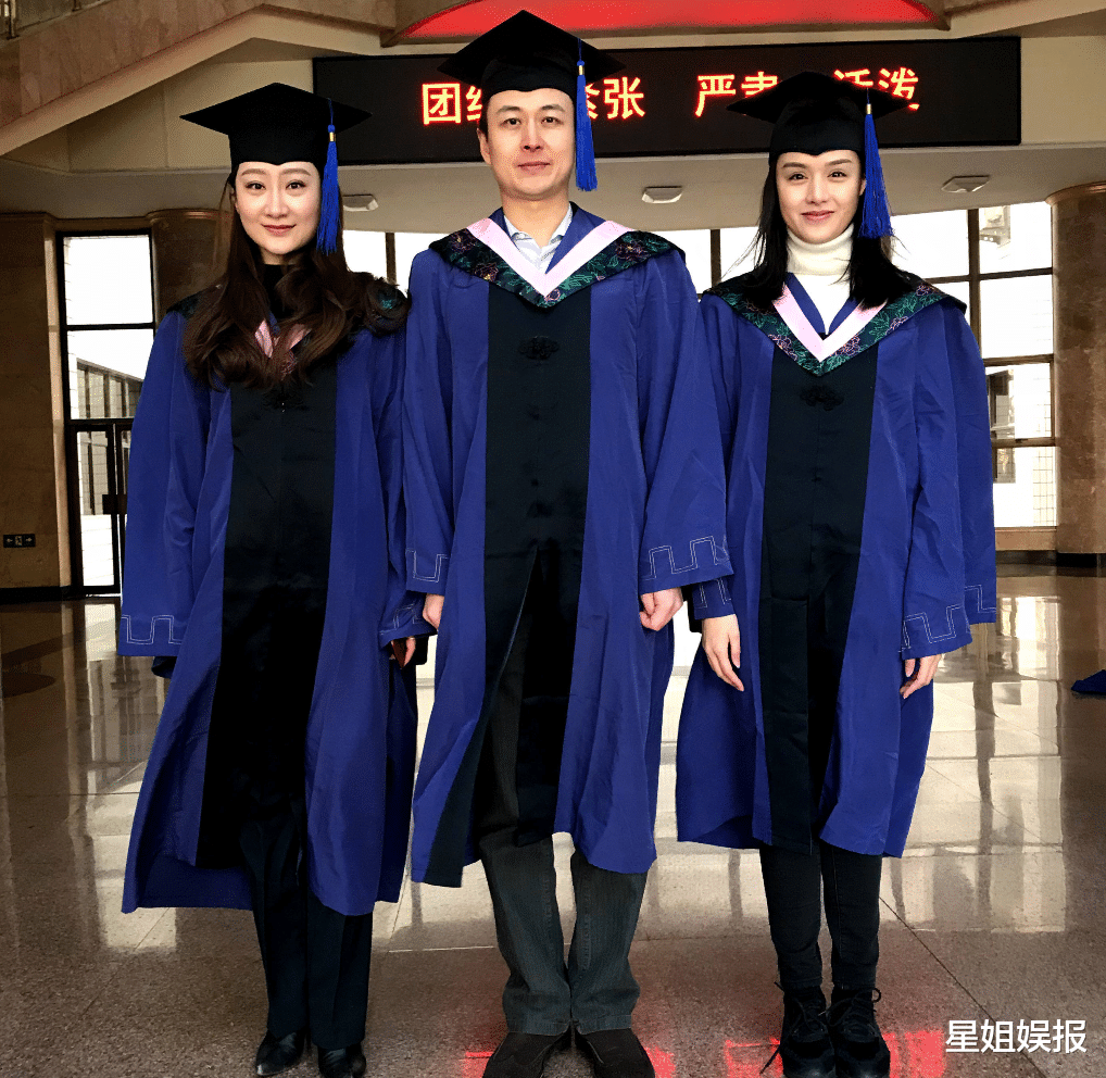 富大龙|影帝富大龙老婆，曾被称为“小刘晓庆”，退圈后在军艺读研任教！